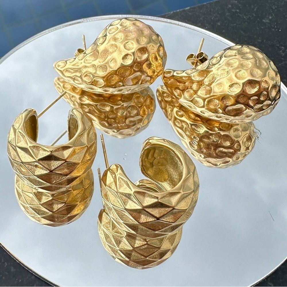 Radiant Gold Geometric Earrings - Picture 2 of 3